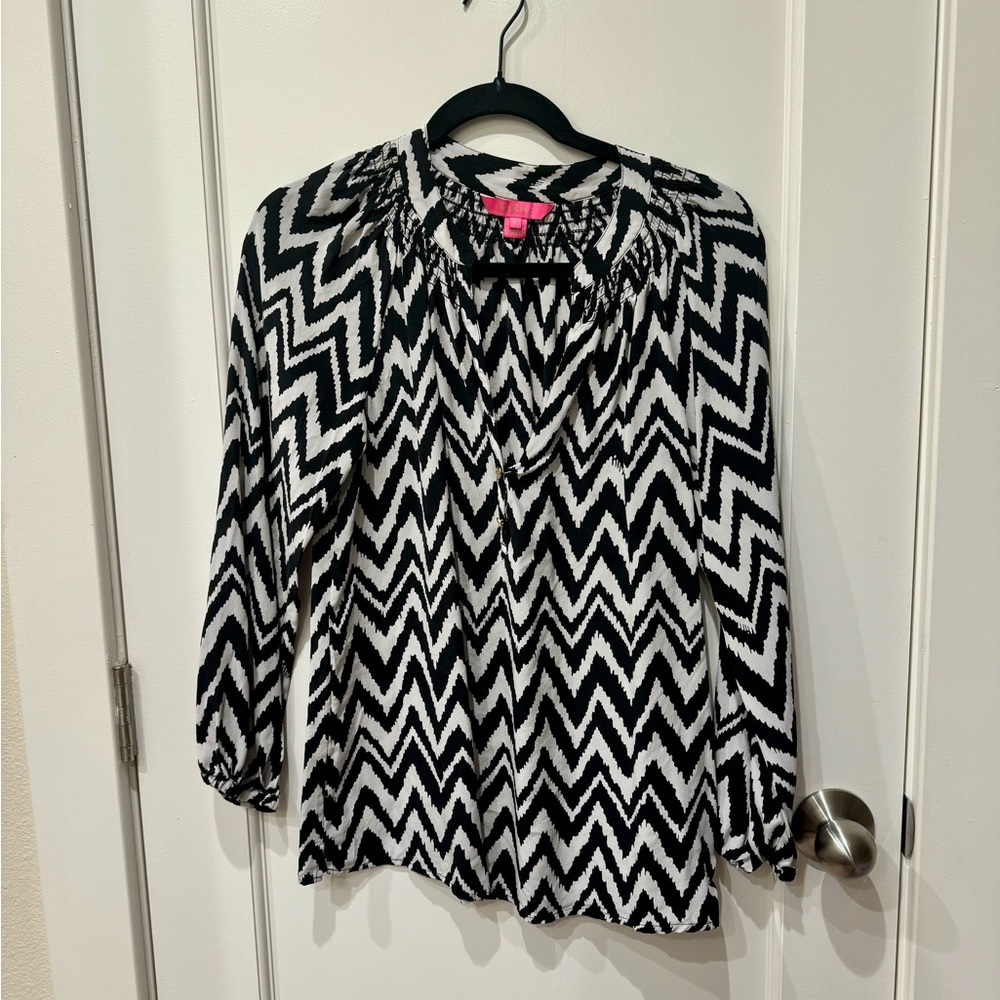 Lilly Pulitzer Elsa Silk Top
Size: S
Condition: Excellent